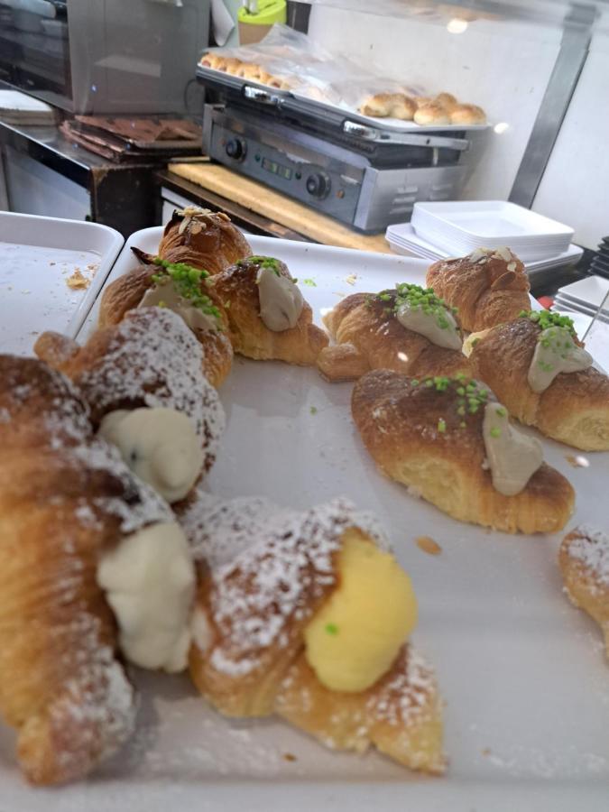 Hotel Plaza Ungheria Palermo Zewnętrze zdjęcie